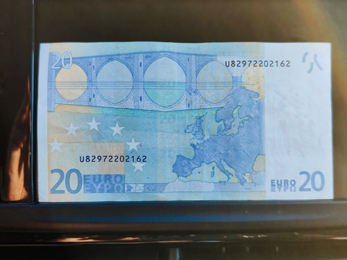 Banconota euro fuori - 20,